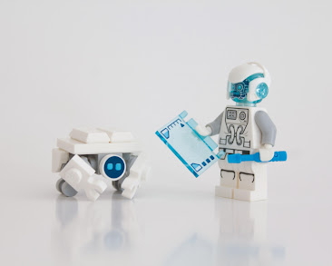 robot minifig and robot crab.